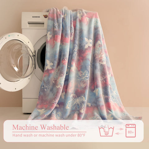 Anowpo blanket used at picnic illustrating portability and comfort outdoors