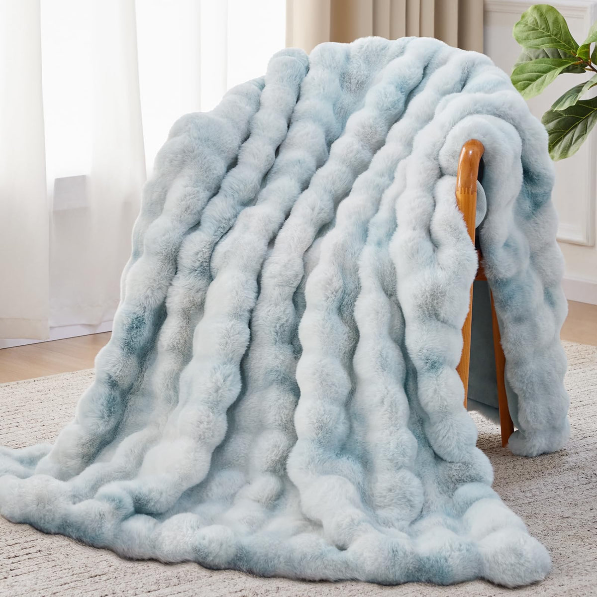 Anysay folded front throw showing plush edges and cozy appeal