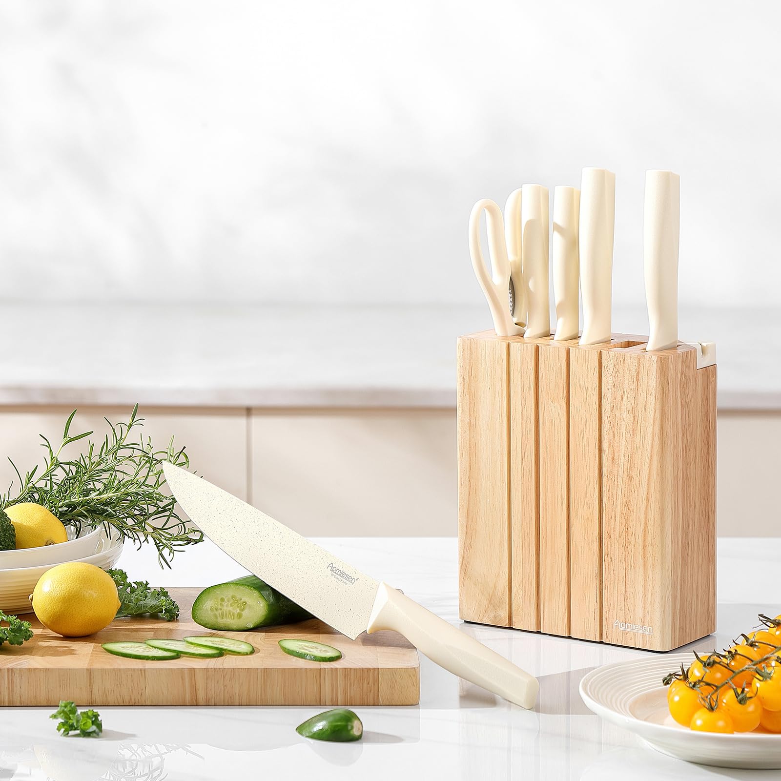 Aomiesen knives in use on chopping board demonstrating precise cutting benefit