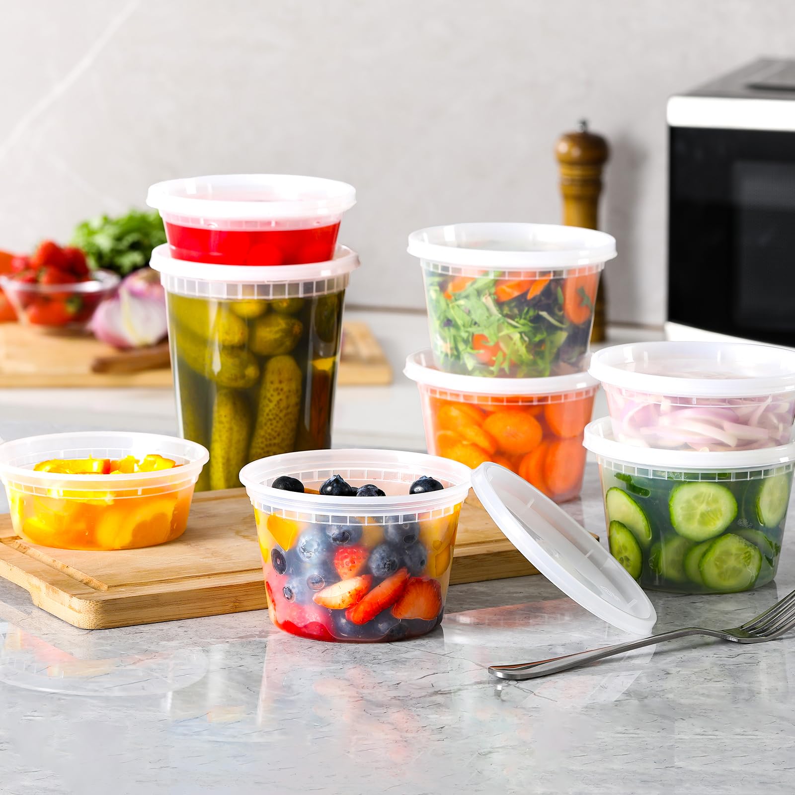 AOZITA 32oz container filled with soup illustrating generous capacity
