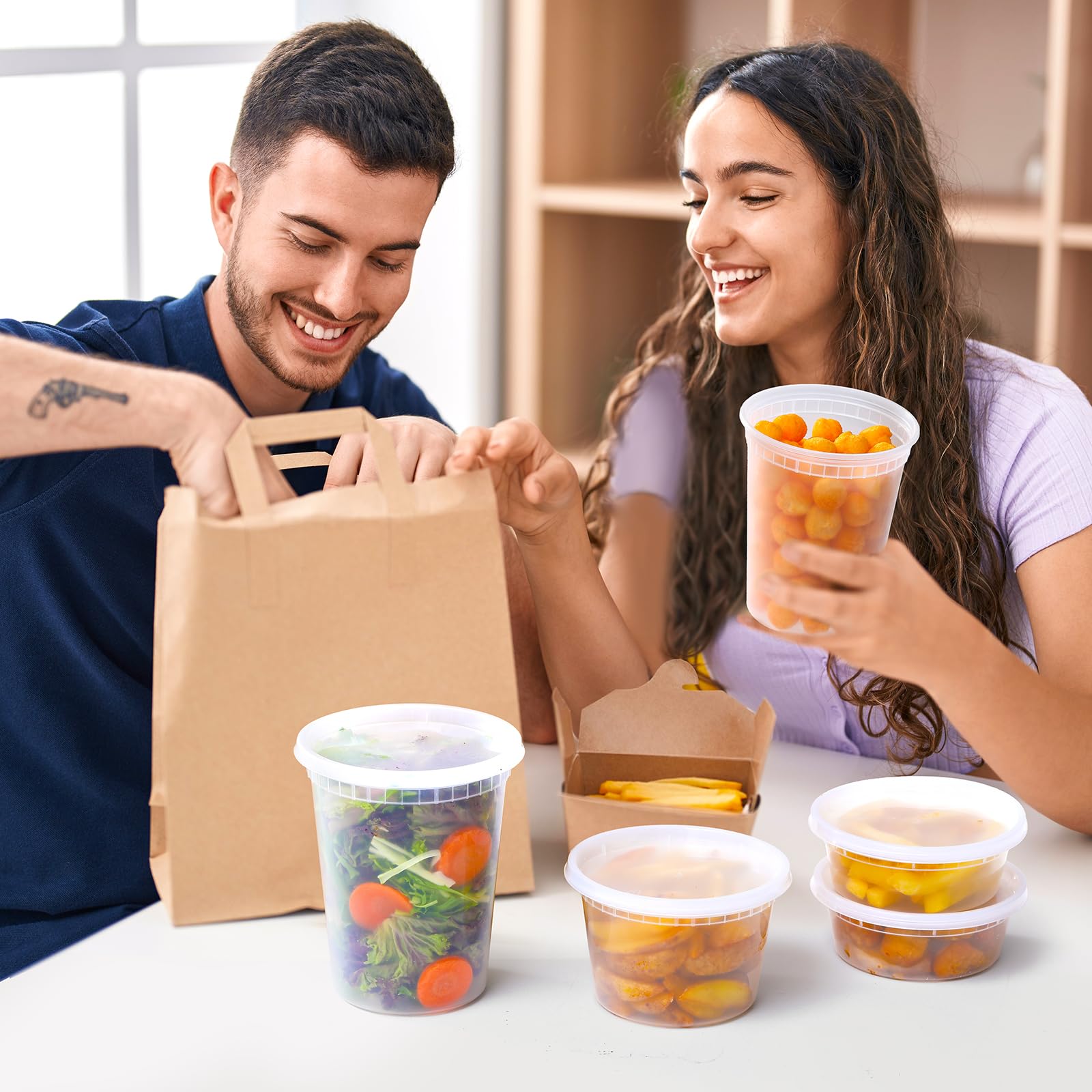AOZITA containers at picnic scene highlighting portable meal transport