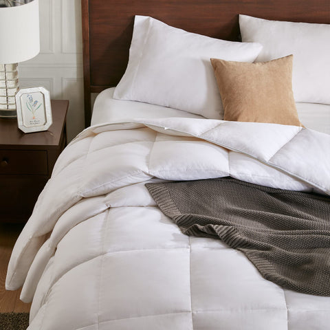 APSMILE close-up of 400 thread count double-brushed cotton blend fabric, silky feel