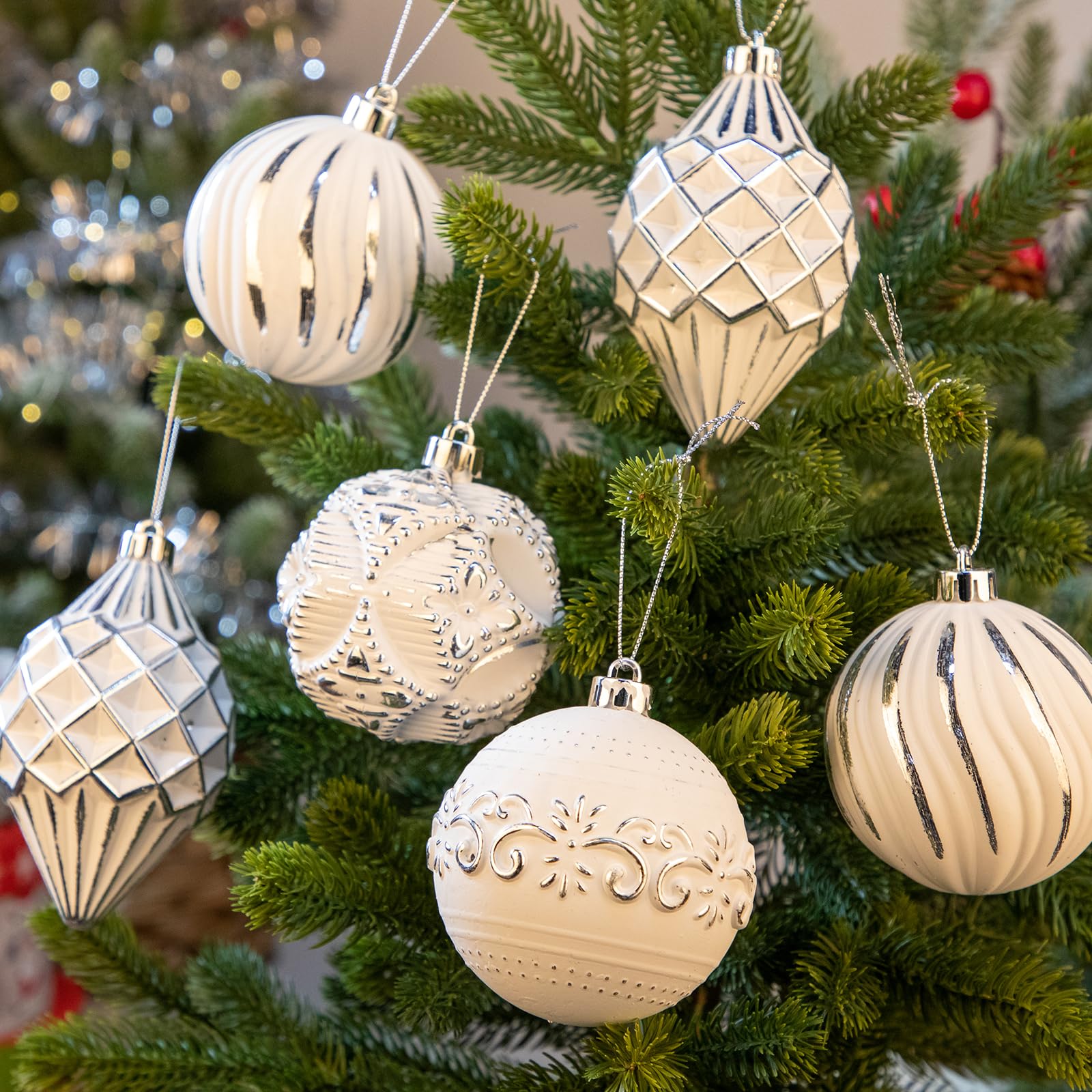Arborus open reusable storage box with compartments protecting ornaments for seasonal storage