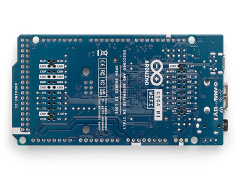 Arduino Giga R1 WiFi USB‑C and wireless modules visible for quick programming