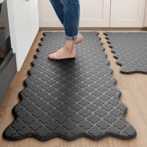 Arenarug front view of black scalloped kitchen mat set showing style and coverage