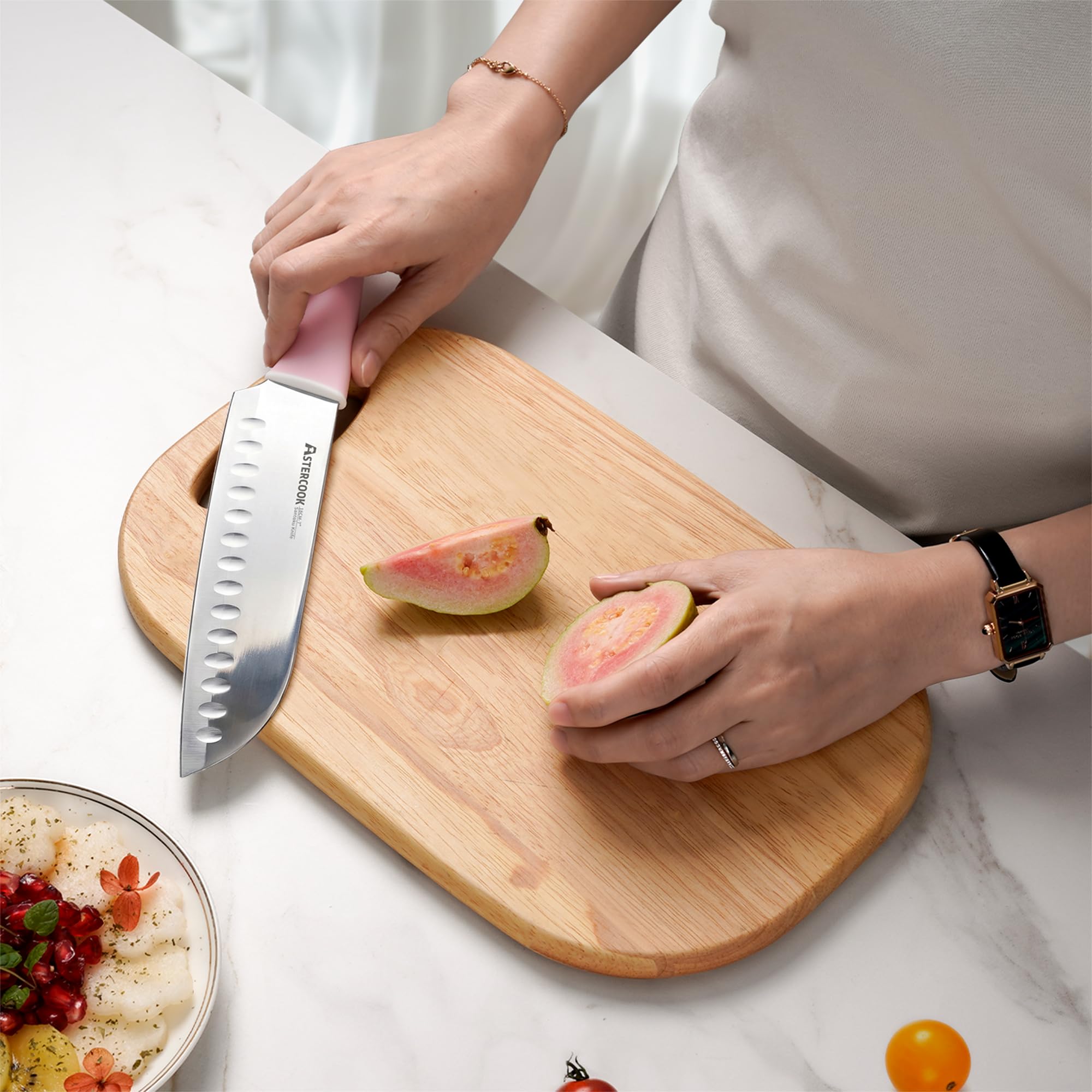 Astercook knife scale comparison with ruler explaining blade lengths and kitchen sizing