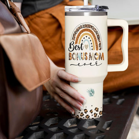 AT2Z GLOBAL clear push-on lid and straw detail for spill-resistant sipping