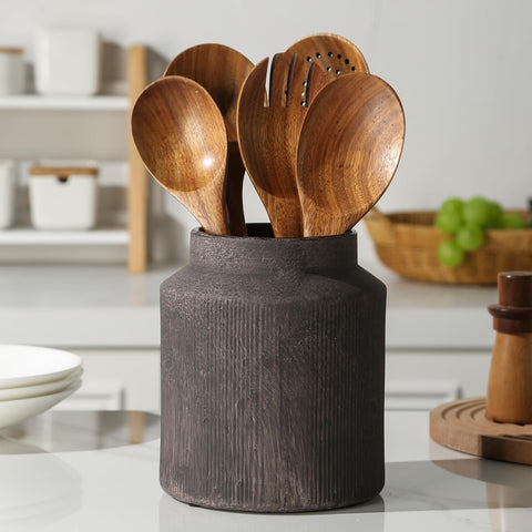 ATLZBLTCI front view crock showing rustic style and organized utensils