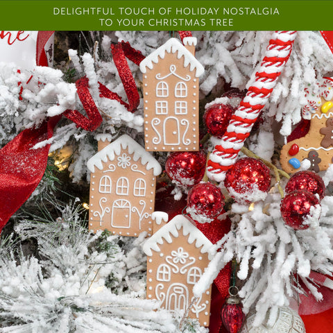 AuldHome Design gingerbread houses arranged on wreath showing versatile seasonal display options