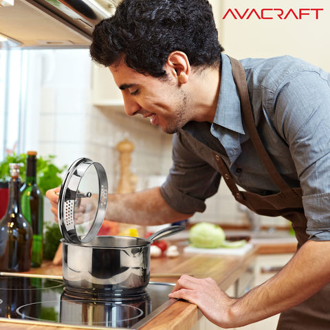 AVACRAFT saucepan boiling pasta on stovetop demonstrating easy straining feature
