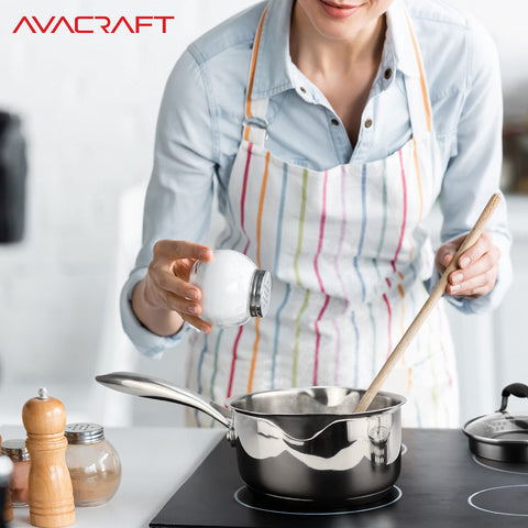 AVACRAFT saucepan next to apple to show compact 1.5-quart size and scale