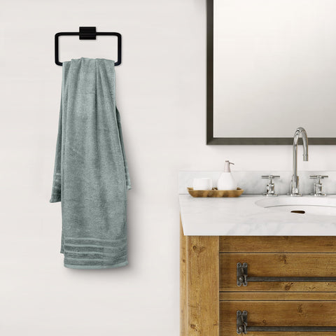 Avalon Towels lifestyle bathroom display adding chic décor benefit
