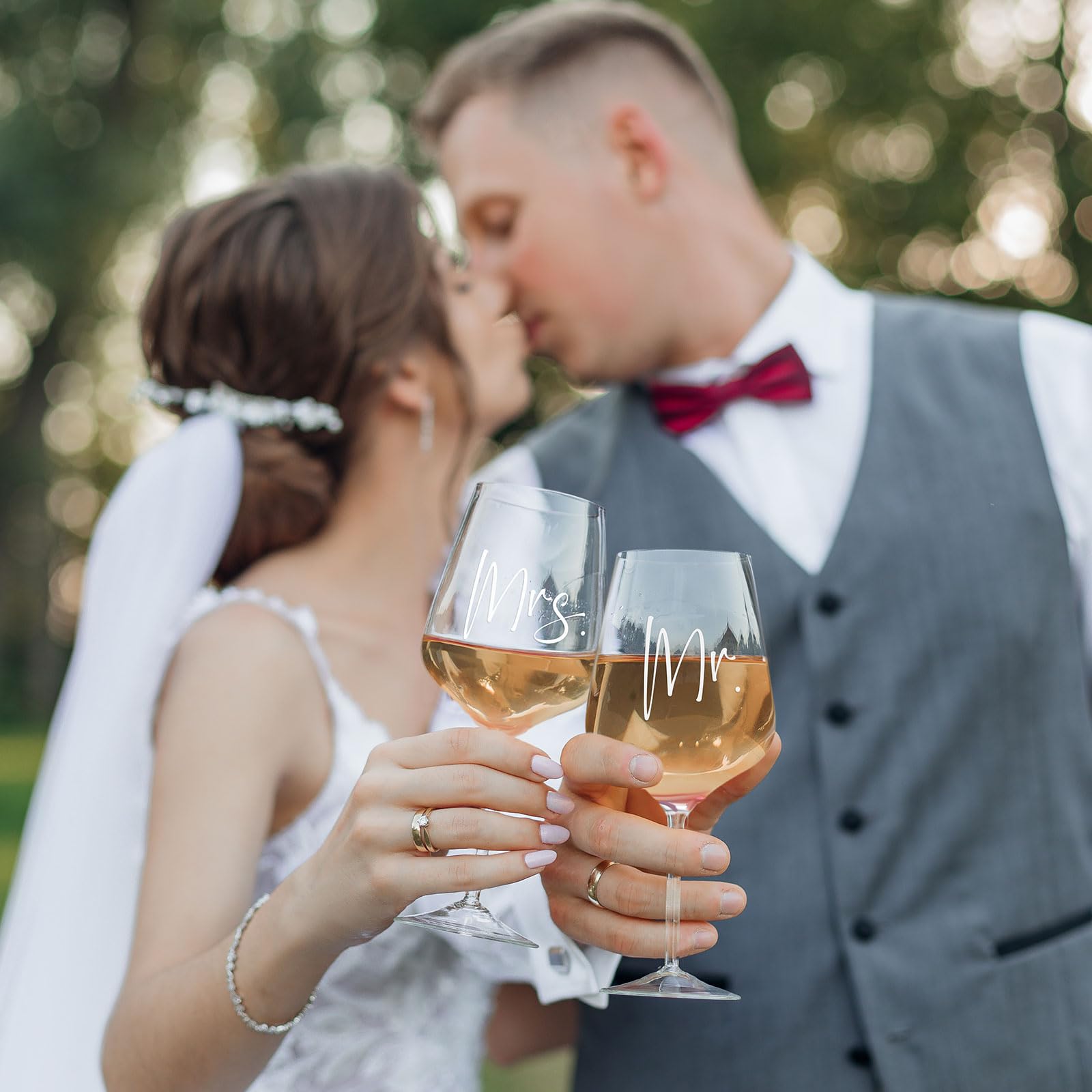 AW BRIDAL interior foam protection securing glasses for safe shipping