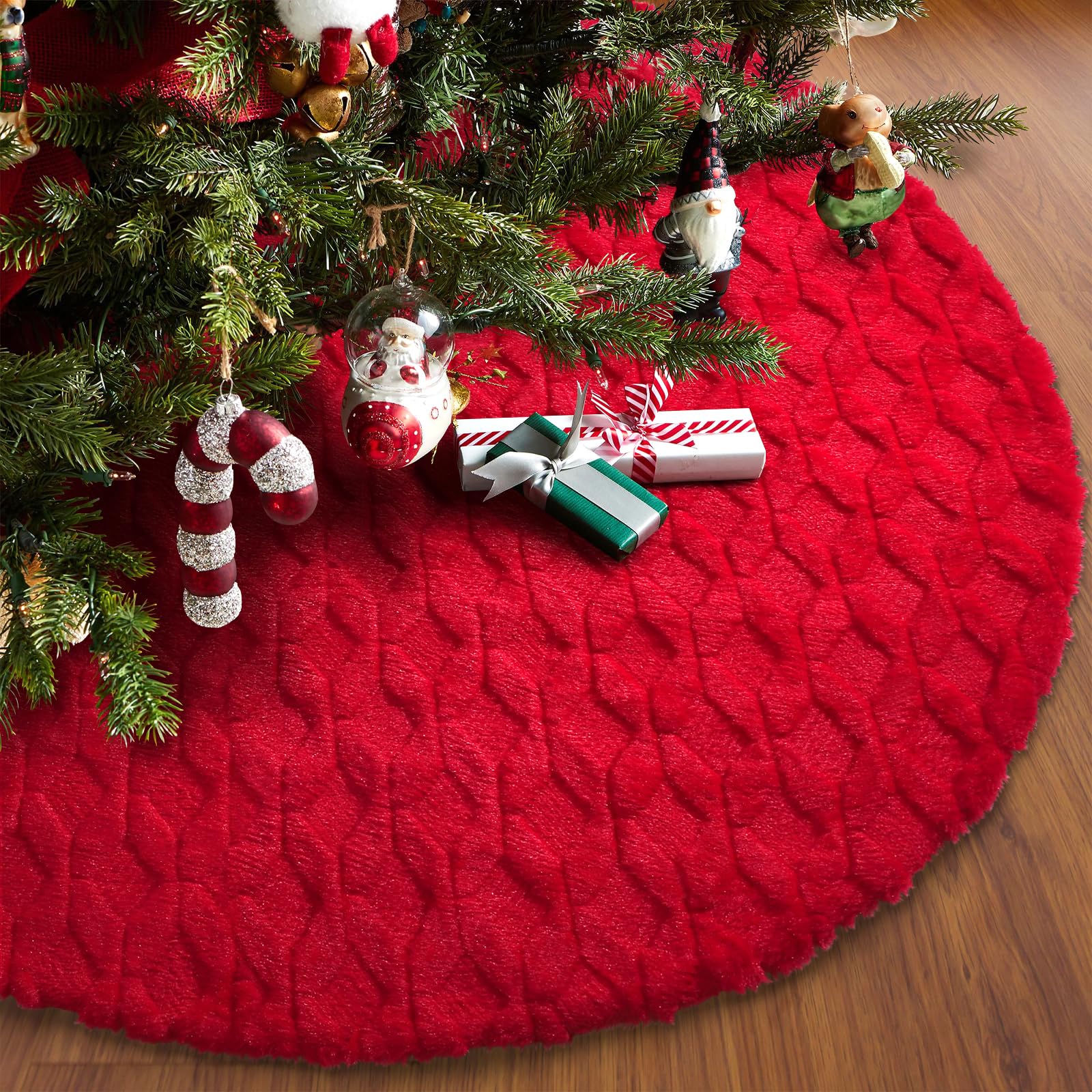 Ayieyill front view of white faux fur tree skirt showing red diamond design and festive finish