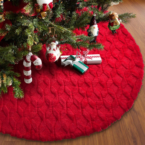 Ayieyill front view of white faux fur tree skirt showing red diamond design and festive finish