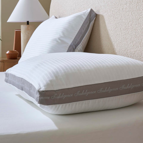 AytraHome Indulgence label and thread count close-up highlighting cotton quality