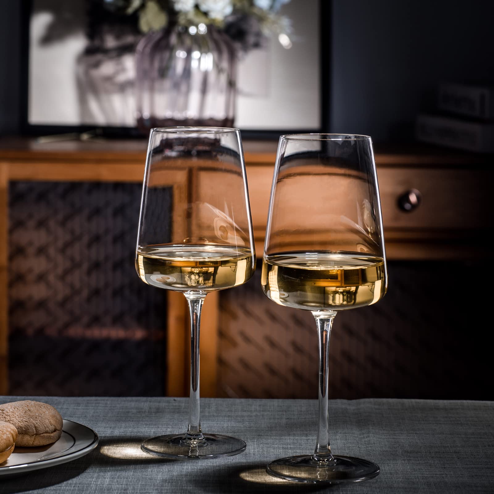 BACLIFE glasses on a styled table setting enhancing hosting and presentation