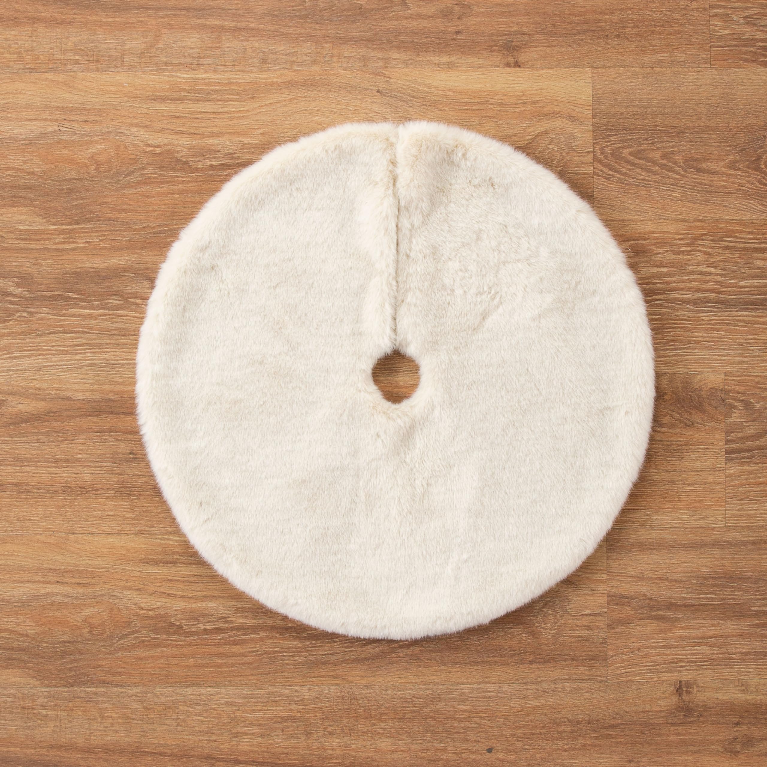 Balsam Hill close-up of faux fur texture highlighting plush, cozy touch