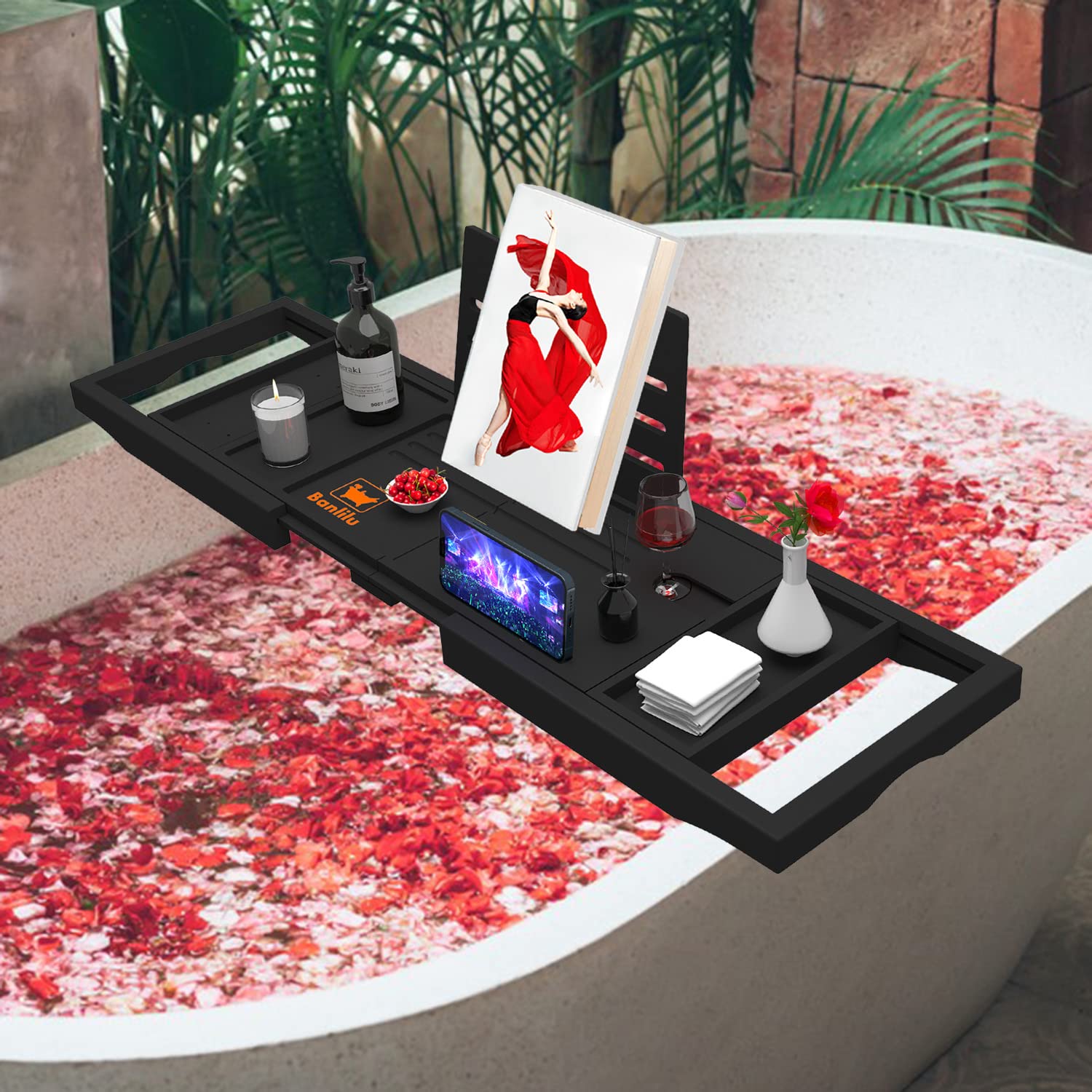 Banlilu couple relaxing in bathtub featuring romantic shared spa experience benefit