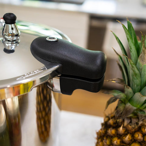 Barton on stove in active use highlighting fast stovetop cooking