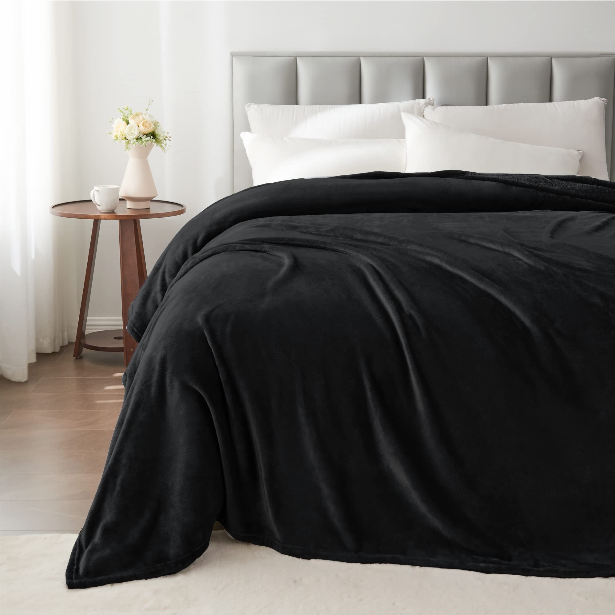 BEDELITE blanket rolled in travel bag illustrating lightweight camping convenience
