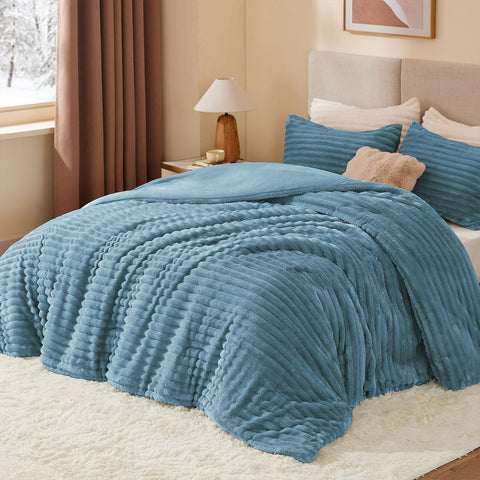 BEDELITE micro-mink close-up showing silky texture and plush comfort