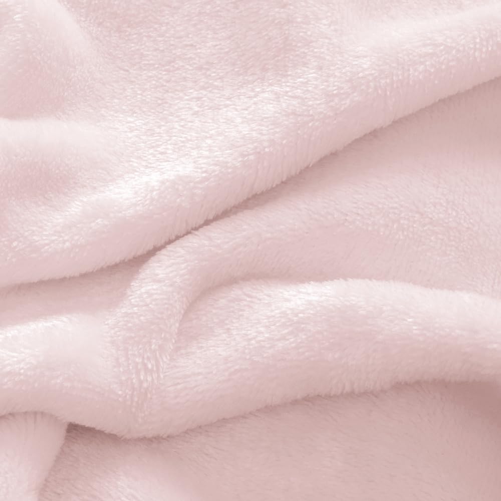 BEDELITE close-up of seam and elastic showing durable construction and snug hold