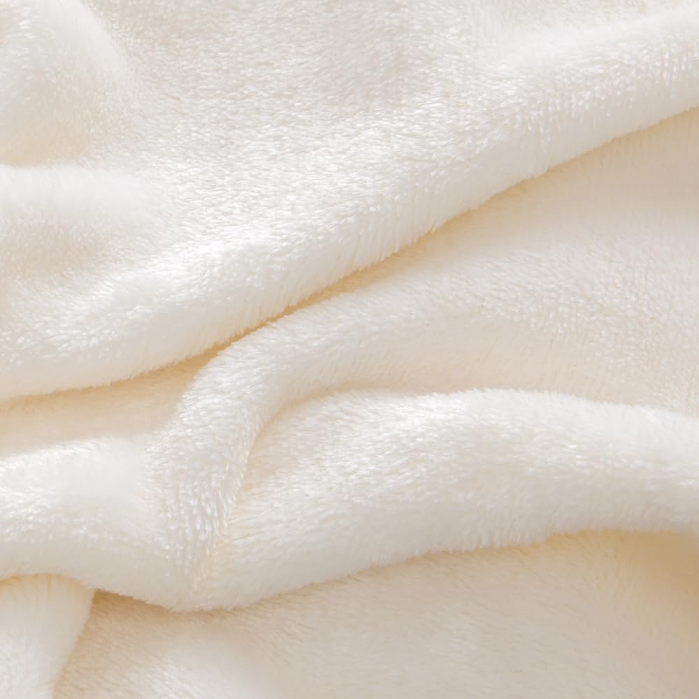 BEDELITE hand pressing fabric to show softness and plush feel for restful sleep