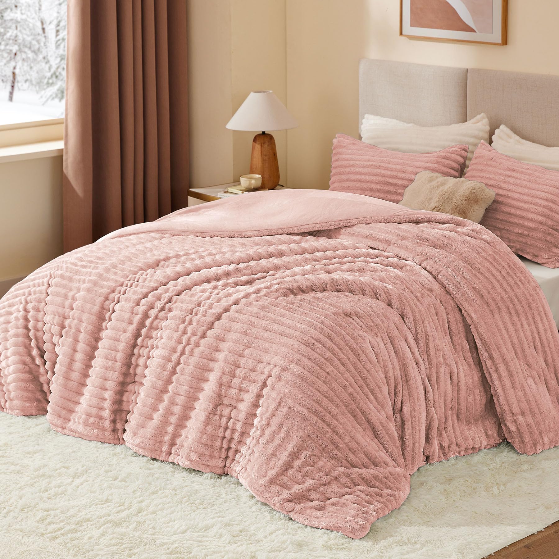 BEDELITE close-up of fleece texture showing plush feel and enhanced heat retention