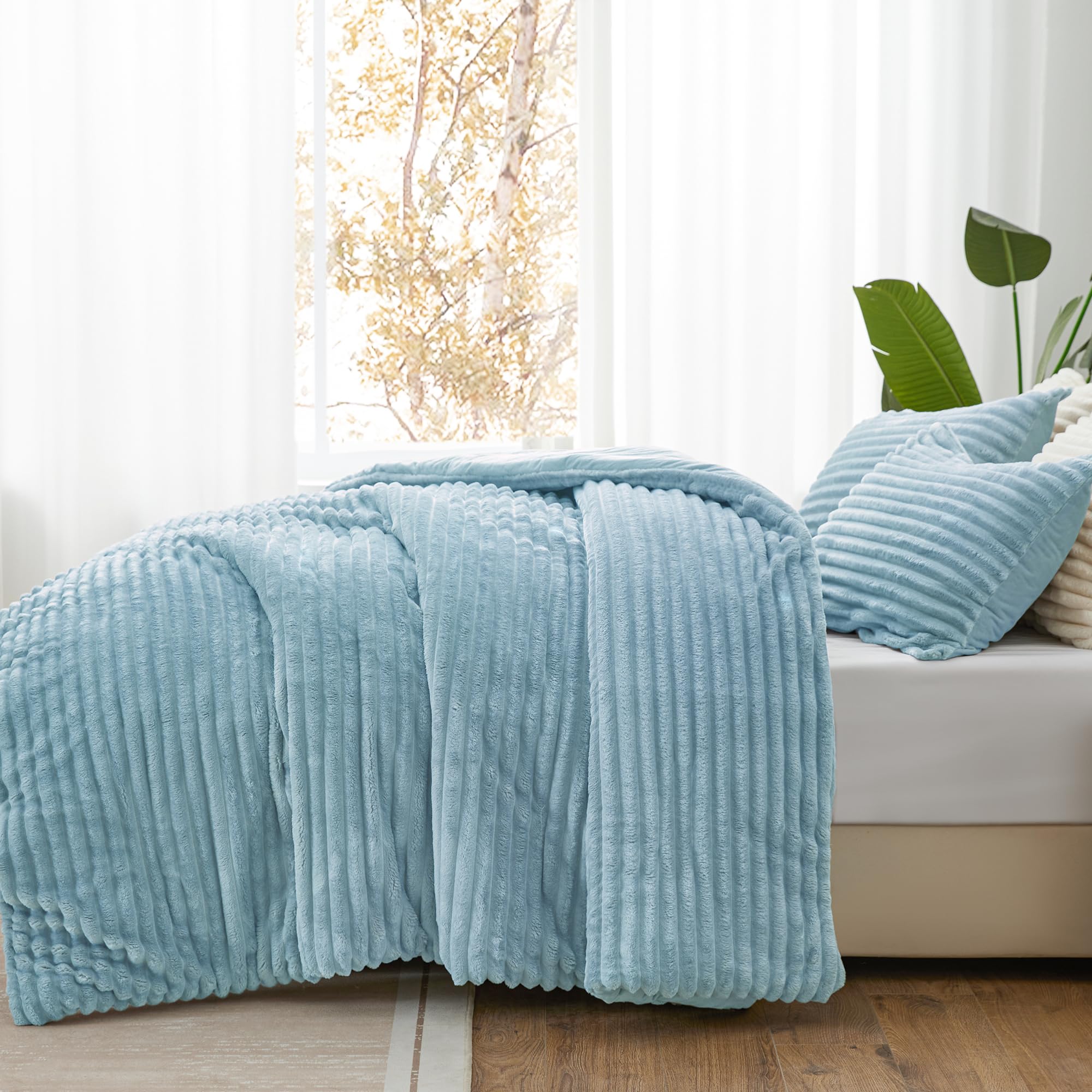 BEDELITE micro-mink close-up texture that feels silky and provides comforting warmth