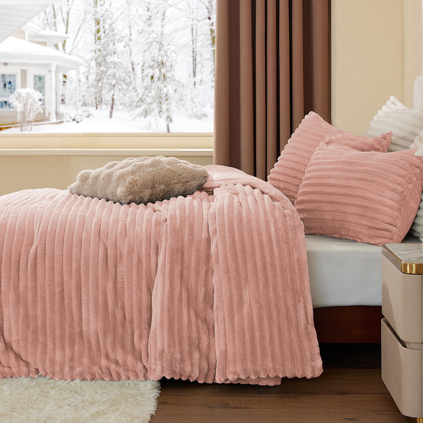BEDELITE pillowcase and edge detail showing neat stitching and refined finish