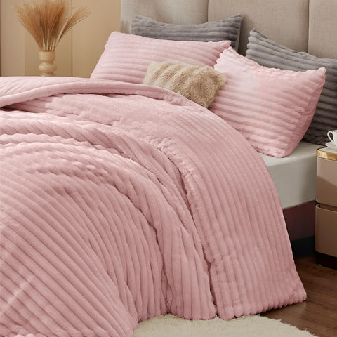 BEDELITE pillowcase and seam detail showing neat stitching and coordinated look