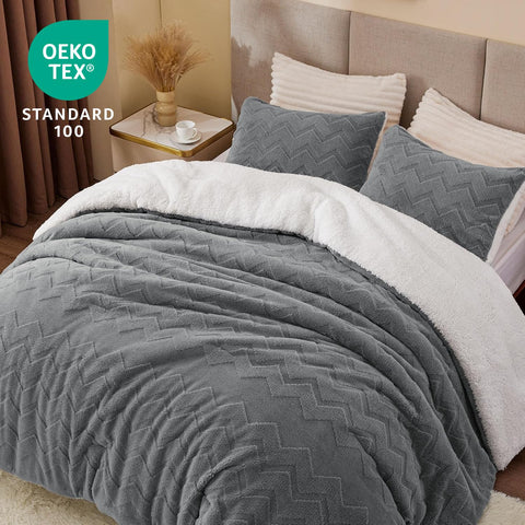 BEDELITE styled bed with comforter and pillowcases demonstrating ready-to-use bedroom appeal