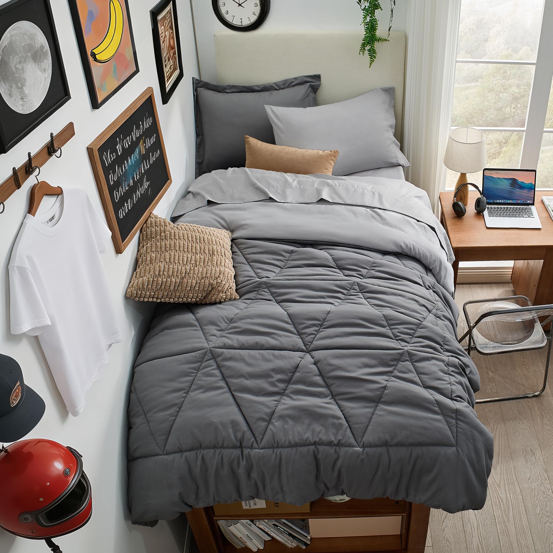 BEDELITE fitted sheet on a mattress demonstrating deep-pocket fit and secure hold