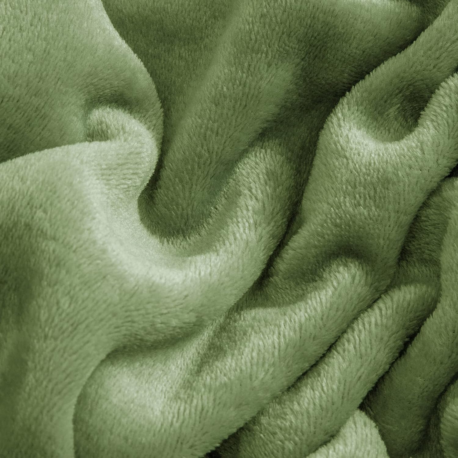 BEDELITE sheets fitted on mattress in bedroom showing warm, styled bedding