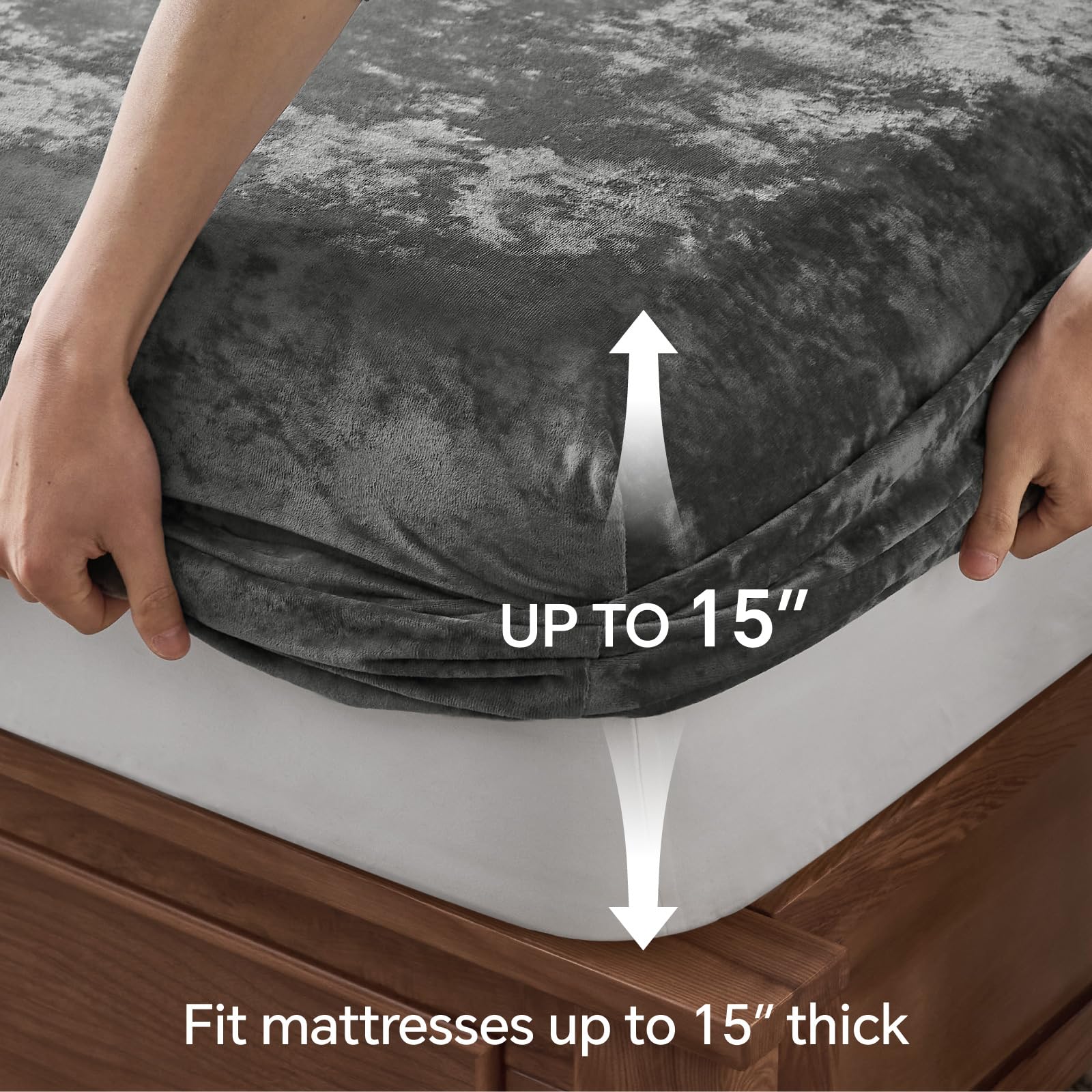 BEDELITE fitted sheet on queen mattress staged to show smooth finish and cozy sleeping benefit