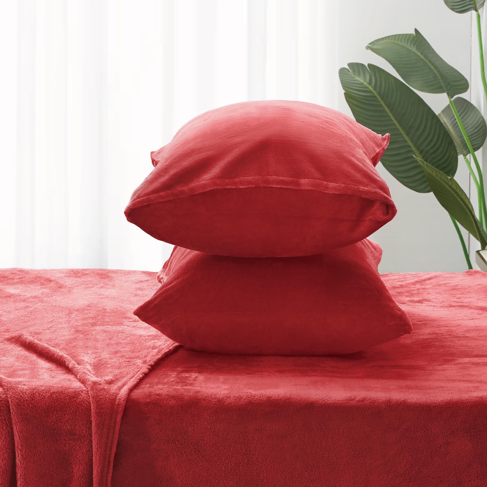 BEDELITE sheet set on standard queen mattress to show true size and fit