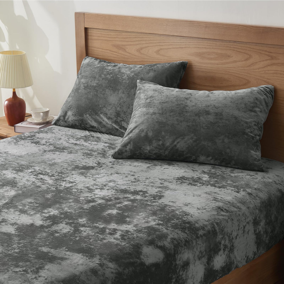 BEDELITE front view of velvet fitted sheet set showing elegant packaging and ready-to-use benefit