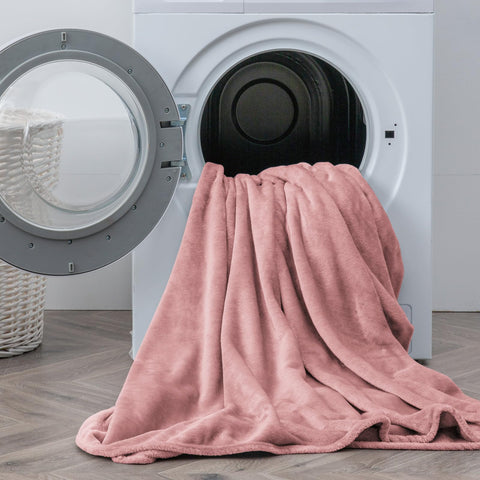 BEDELITE wrinkle-free fabric drape demonstrating smooth, low-maintenance finish