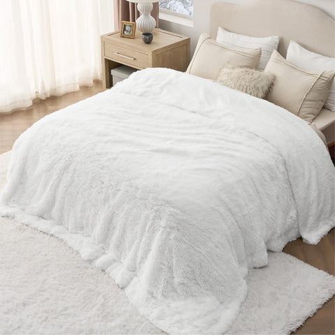 Bedsure bedroom styled shot showing blanket enhancing modern decor