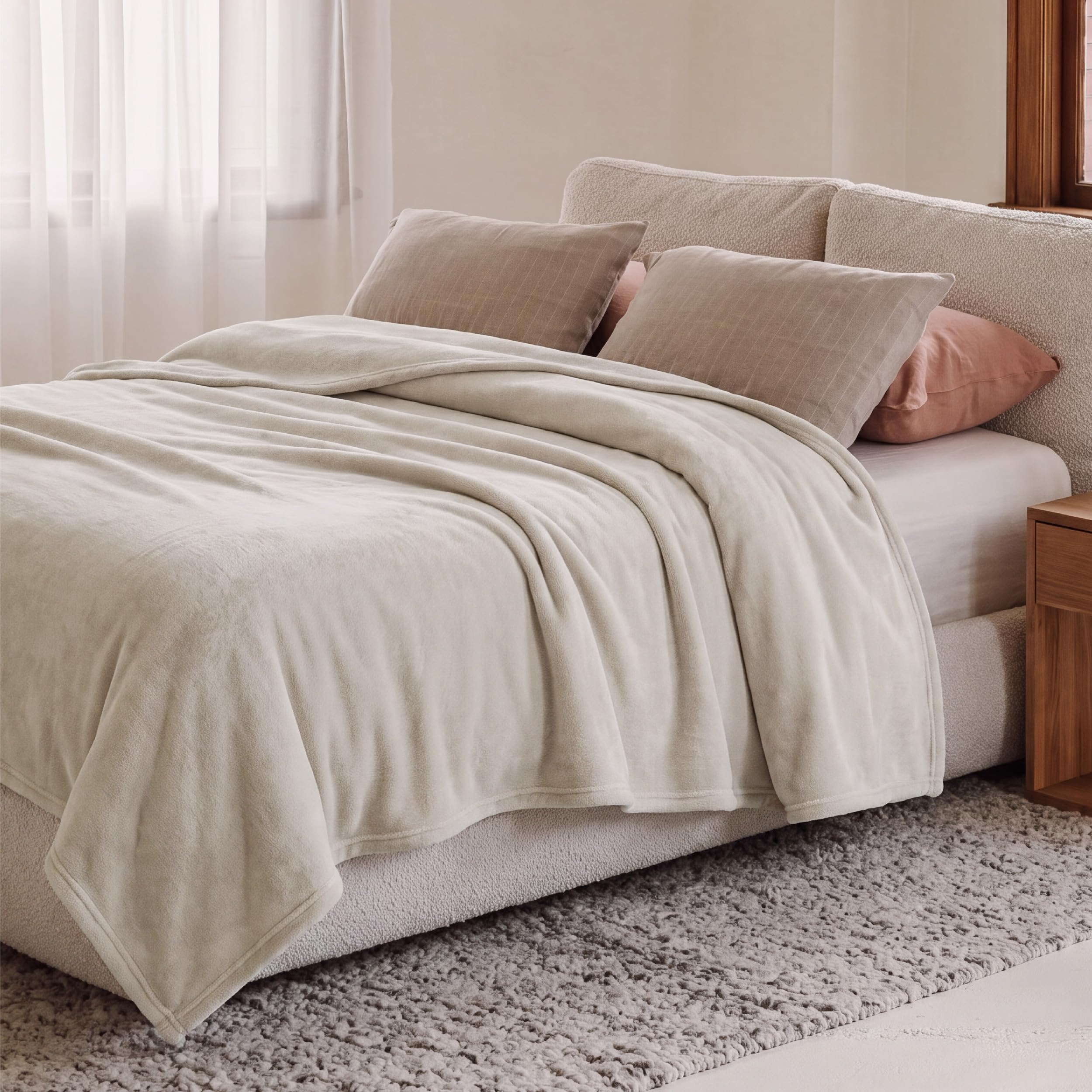 Bedsure close-up of microfiber texture highlighting ultra-soft feel