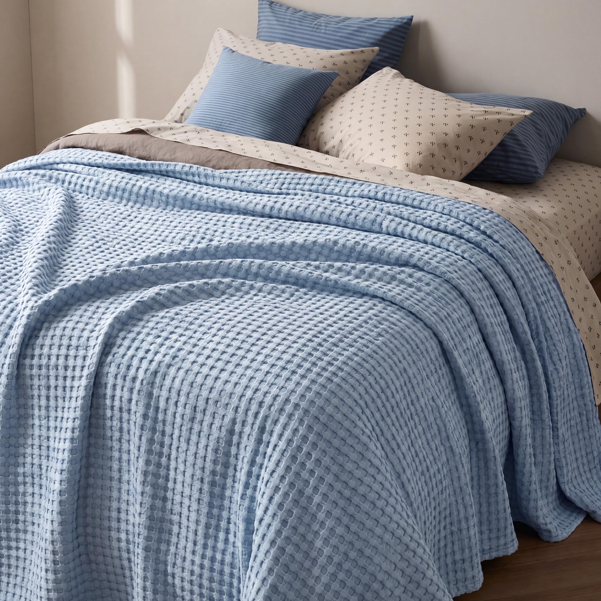 Bedsure blanket used while reading demonstrating cooling comfort and coziness