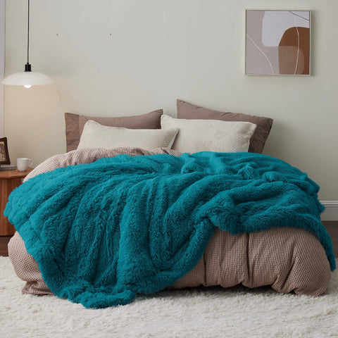 Bedsure blanket on sofa lifestyle scene offering stylish comfort