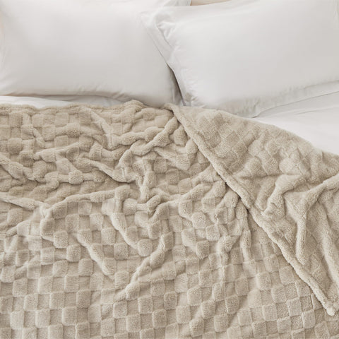 Bedsure blanket edge stitching detail indicating durable construction and longevity