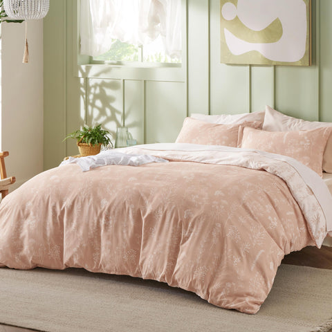Bedsure reversible side display showing solid color option for quick style change