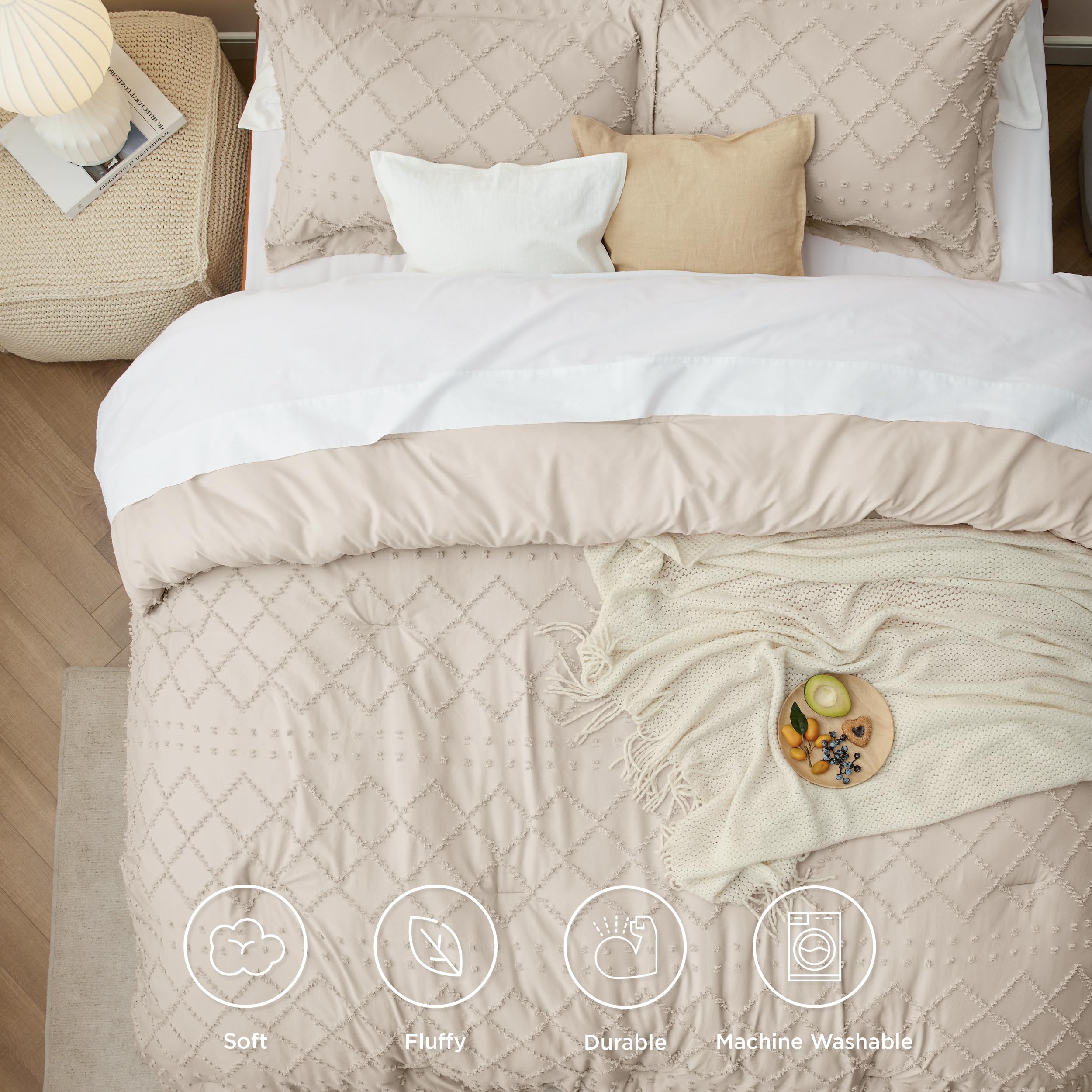 Bedsure close-up of tufted embroidery and microfiber texture for added comfort