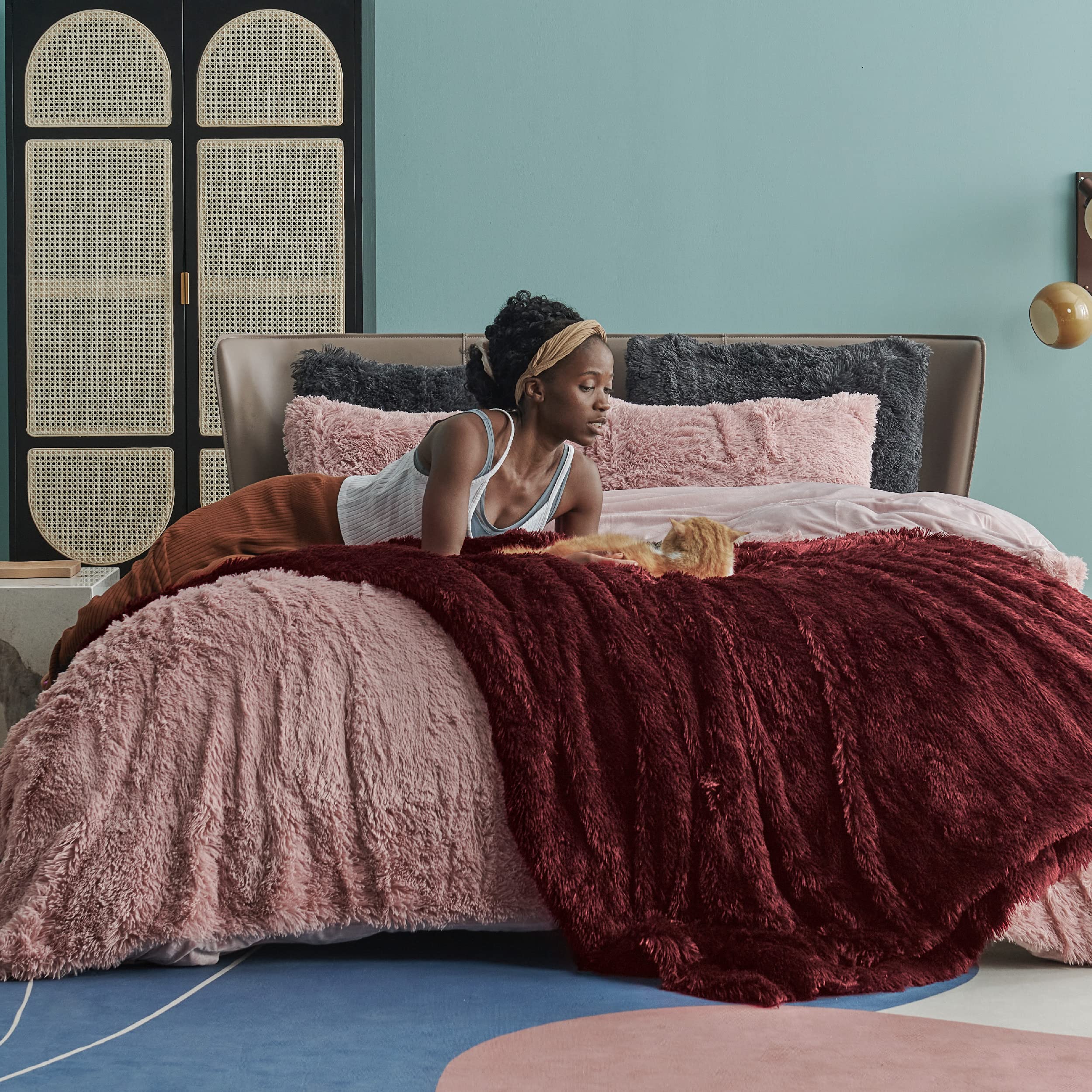 Bedsure faux fur pile detail highlighting luxurious feel