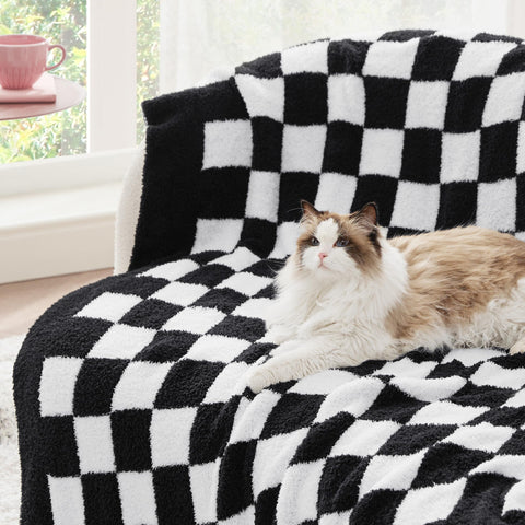 Bedsure close-up of black checkered knit highlighting plush texture benefit
