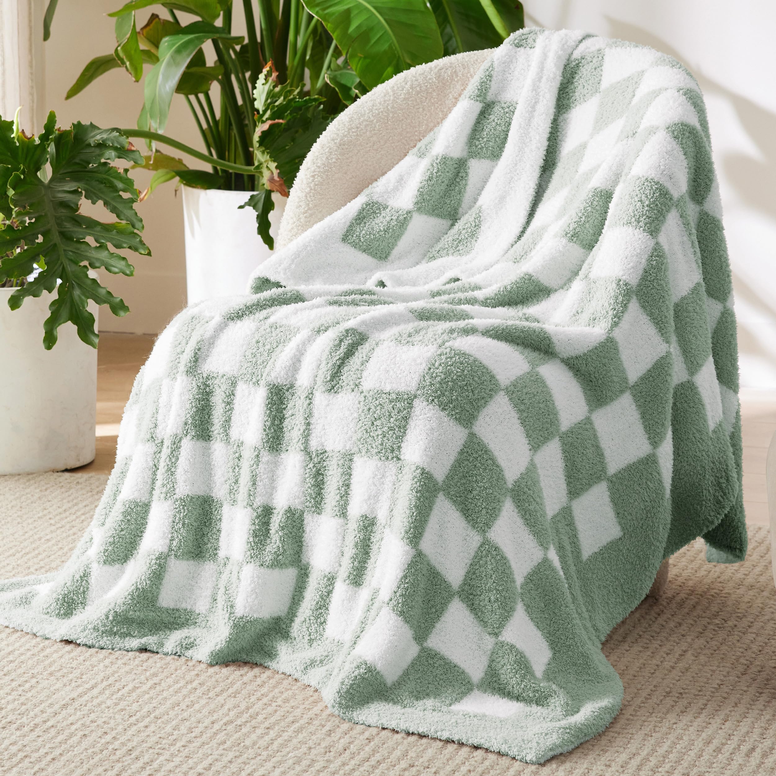 Bedsure throw front view showing checkered design and cozy benefit
