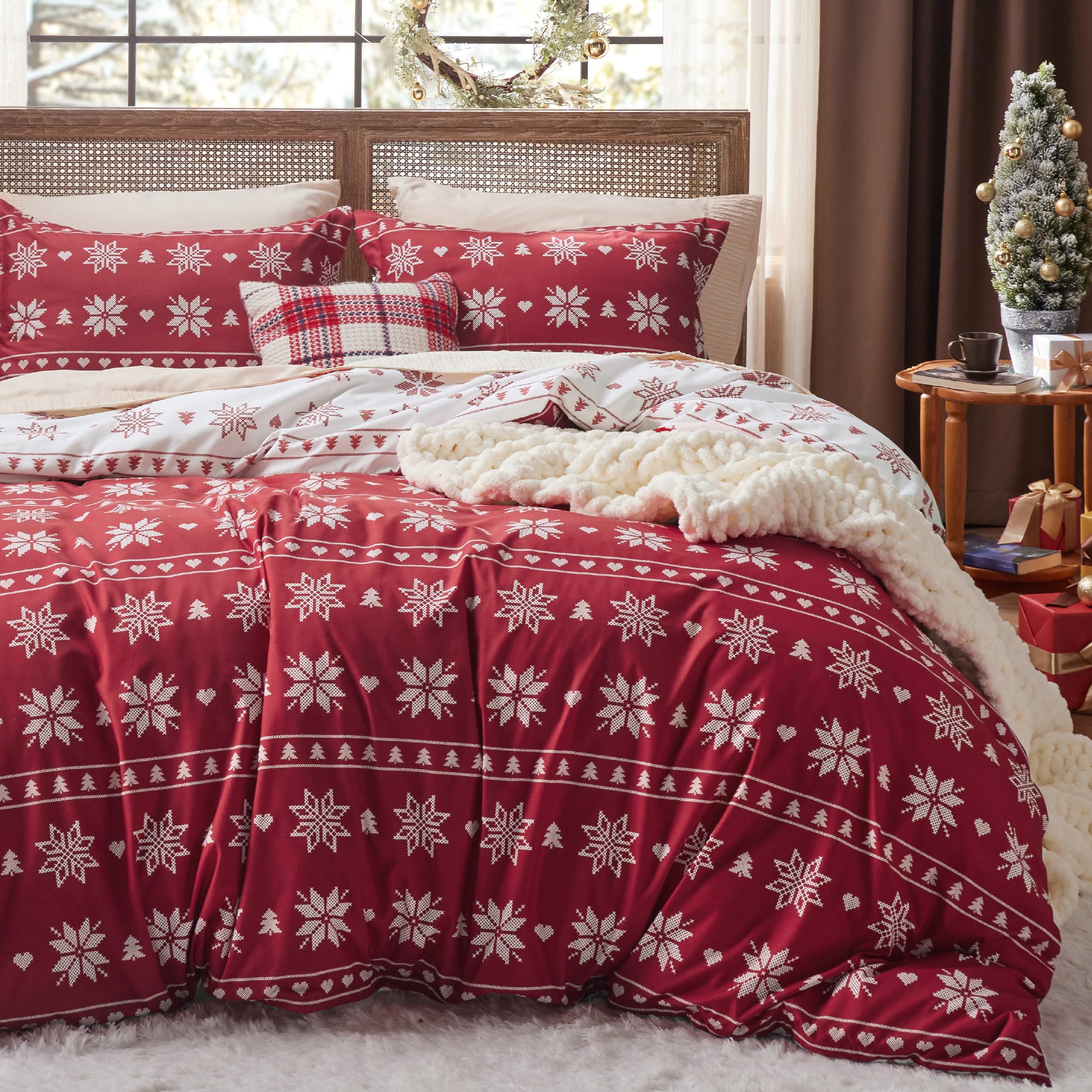 Bedsure front view of Christmas duvet cover showing snowflake stripe pattern and cozy look
